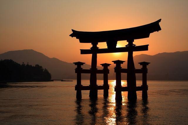 Ο Σιντοϊσμός ή Σίντο όπως ονομάζεται στα ιαπωνικά, μεταφράζεται ως Ο Δρόμος των Θεών.