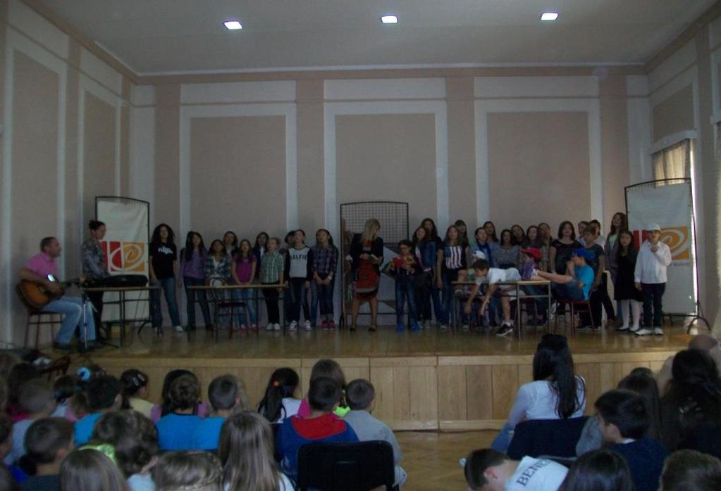 Дан школе Поводом Дана школе, 10. октобра у Културном центру је изведена представа Силеџије у школи.