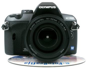 »e je Olympus z modeli kamere E-1, E-300 in E-500 poskuπal uveljaviti svoje znanje s primerljivimi kamerami drugih podjetij, pa je z novim model E-400 zopet naπel samega sebe.