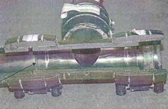 Одступање оса PE Т комада DN40 и спојнице DN40 Накнадно је утврђено, након увиђаја, да испод наведеног прикључка није постојао слој песка, већ само земља која је услед обилних киша могла бити
