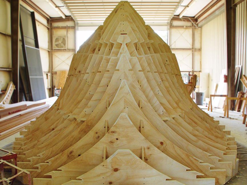 Εικόνα 4 Οι νομείς του σκάφους κατασκευασμένοι από επικολλητή ξυλεία.
