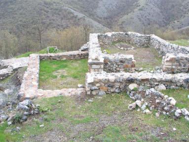 Од посуда су углавном сачувани мали и појединачни делови, тако да ниједна посуда није сачувана у потпуности.