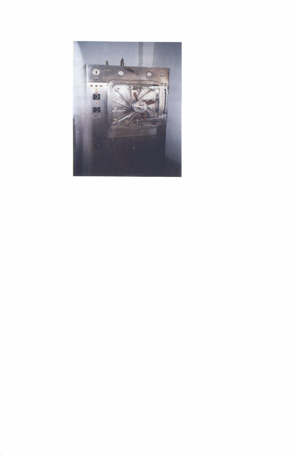 Εικόνα 4.2. Ο κλίβανος υγρής αποστείρωσης. 4.5 Περιγραφή πειράματος 4.5. Παοανωνή φυτικού υλικού Το φυτικό υλικό που απαιτείται για το πείραμα παρασκευάστηκε στο ΕΘ.Ι.ΑΓ.