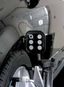 Elektronický náklonomer pre meranie priestorových uhlov prvkov náprav a hnacích hriadeľov predovšetkým u vozidiel Mercedes Benz.