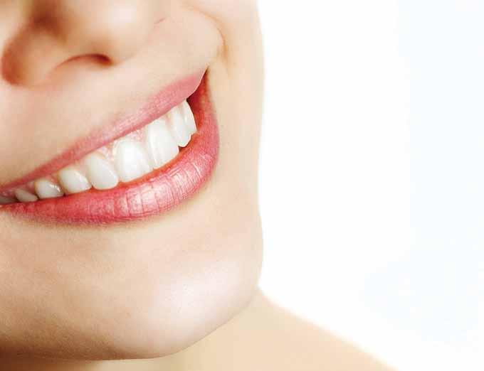 ΠΡΩΤΟΒΑΘΜΙΑ ΦΡΟΝΤΙΔΑ ΥΓΕΙΑΣ Ετήσιος στοματικός οδοντιατρικός έλεγχος Καθαρισμός και φθορίωση δοντιών Αλήθεια, ποιος δεν επιθυμεί ένα χαμόγελο όλο υγεία; Ποιος δεν εκτιμά ένα όμορφο λαμπερό χαμόγελο;