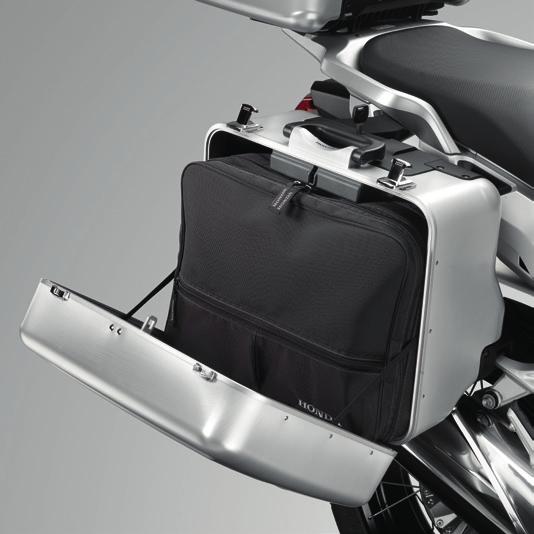 An Alu-look Top Box offering 39L of carrying capacity to store one full-face helmet and more. Featuring a locking and easily detachable mounting system.