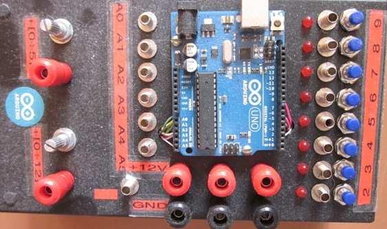 28 2.3. Praktinis darbas Nr 2 Bėganti šviesa DARBO TIKSLAS: rašyti programą su mygtuku C kalba; DARBO PRIEMONĖS. Kompiuteris su programine įranga arduino-1.0.