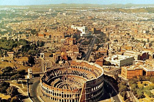 Viduramţiais Šiaurės ir Centrinėje Italijoje klestėjo miestų respublikos (Genuja, Venecija, Florencija, Milanas ir t.t) buvusios prekybos, meno ir kultūros centru.