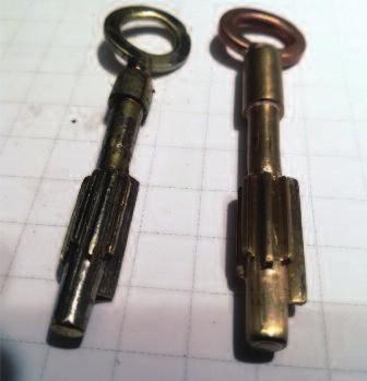 4 L O C K S M I T H S N E W S FICHET «κλειδί τύπου ρουκέτα» Aπό τον κ. Δημήτρη Ιατρού Ανέκαθεν αυτά τα κλειδιά κατασκευαστικά ήταν πολύ δύσκολα να φτιαχτούν.