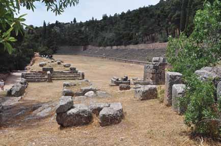 Προτού το στάδιο εγκατασταθεί στα ριζά των Φαιδριάδων, οι αγώνες πραγματοποιούνταν μετά από τον πρώτο ιερό πόλεμο (590-582 π.χ.