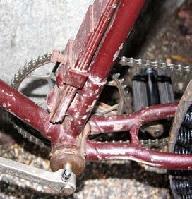 1930s Bicycle with Cantilever Rear Suspension Το ποδήλατο της εικόνας είναι ένα ιδιαίτερο ποδήλατο το οποίο εκτιμάται πως κατασκευάστηκε κοντά στο
