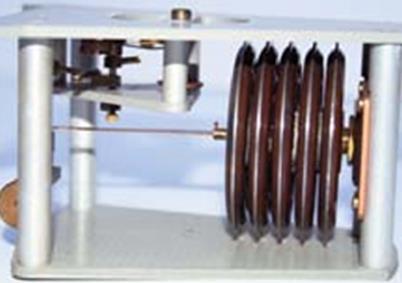 Мерење атмосферски притисок и деформација на инструментите Излезот на анероиден барометар се состои на една или