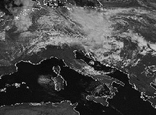 Слика 184. Сателитска снимка на облаци во видливост (а) инфрацрвено; (б) ит. наречено спектар на водена пареа (ц).