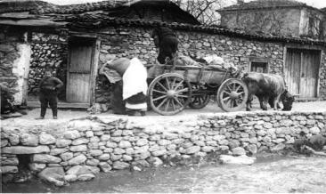 Την παραγγελία έκανε ο Θιακογιάννης, ένας πλούσιος παντοπώλης της πόλης που ήθελε να διεξάγει το εμπόριό του με ασφάλεια.