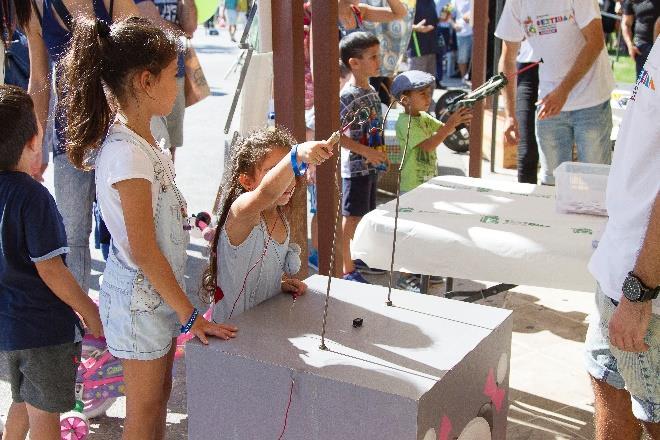 Στο Φεστιβάλ η Ηλεκτροκύκλωση έλαβε μέρος με δικό της περίπτερο, όπου το κοινό είχε την ευκαιρία να παίξει με το παιχνίδι για την ανακύκλωση
