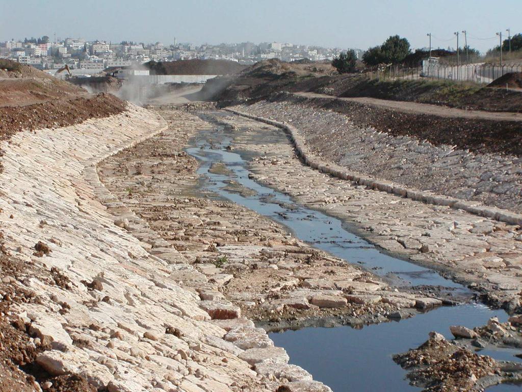 כאשר: - y גובה המים בנקודת הבדיקה (מ'). - מהירות המים בגובה הבדיקה (מ'/שנ'). Vy 7.1.