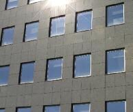 Η χρήση των υαλοπετασμάτων στην κάλυψη των κτιρίων αναταποκρίνεται ιδανικά στις προσκλήσεις της αρχιτεκτονικής