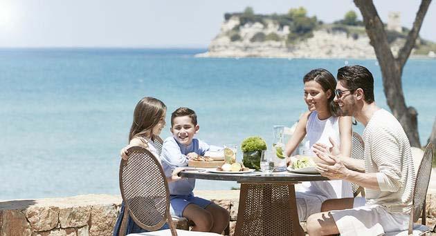 πάντα. ΠΑΡΑΛΙΕΣ Μαγευτικά τυρκουάζ νερά, λευκές αμμουδιές, πισίνες και συναρπαστικό τοπίο κάνουν τις διακοπές σας όνειρο αληθινό.