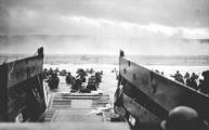 εσείς το ξέρατε; «Η απόβαση στη Νορμανδία» Η Απόβαση στη Νορμανδία με κωδική ονομασία Operation Overlord ήταν η συμμαχική απόβαση στα παράλια της Γαλλίας, που έλαβε χώρα στις 6 Ιουνίου 1944, μέρα
