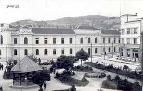 Слика 1а и 1б. Зграда Окружног начелства 1930. год. Figure 1a and 1b. District Office building after construction around 1930. О објекту Начелства, који је тема овог рада, написане су две информације.