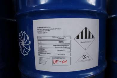 13: Налепница за класификација на опасна материја Figure 13: Label for classification of dangerous goods За транспорт на кондензатори кои содржат РСВ мора да го пишува следното: UN 1A2 Y 400