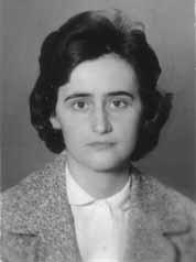где је дипломирала 1960. године. Док је била апсолвент, радила је као наставник физике у Четрнаестој београдској гимназији. Децембра 1961.