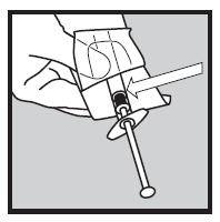 Doza + 0.1 ml NU utilizați pistonul alb pentru a scoate seringa din ambalaj. Apucaţi seringa în zona gradată şi scoateţi seringa din ambalaj.