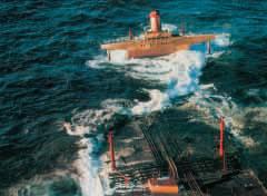 Η φίλη μας η θάλασσα άρθρο εφημερίδας: Μεγάλη οικολογική καταστροφή στις ακτές της βόρειας Ισπανίας προκάλεσε η διαρροή πετρελαίου από το δεξαμενόπλοιο «Πρεστίζ», η οποία και συνεχίζεται.
