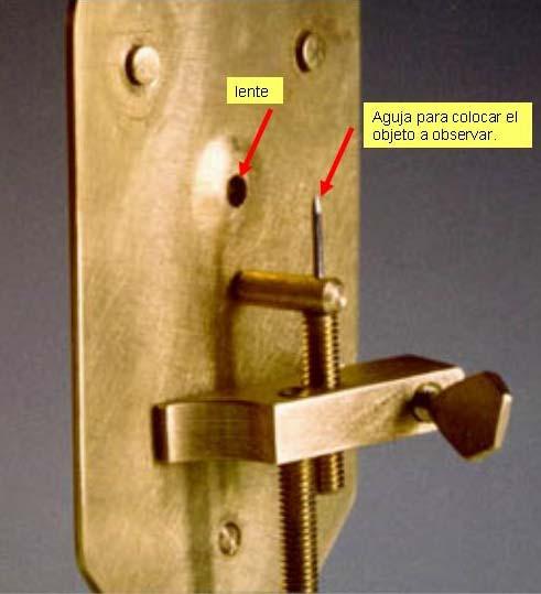 Agulla para colocar o obxecto a observar En 1674