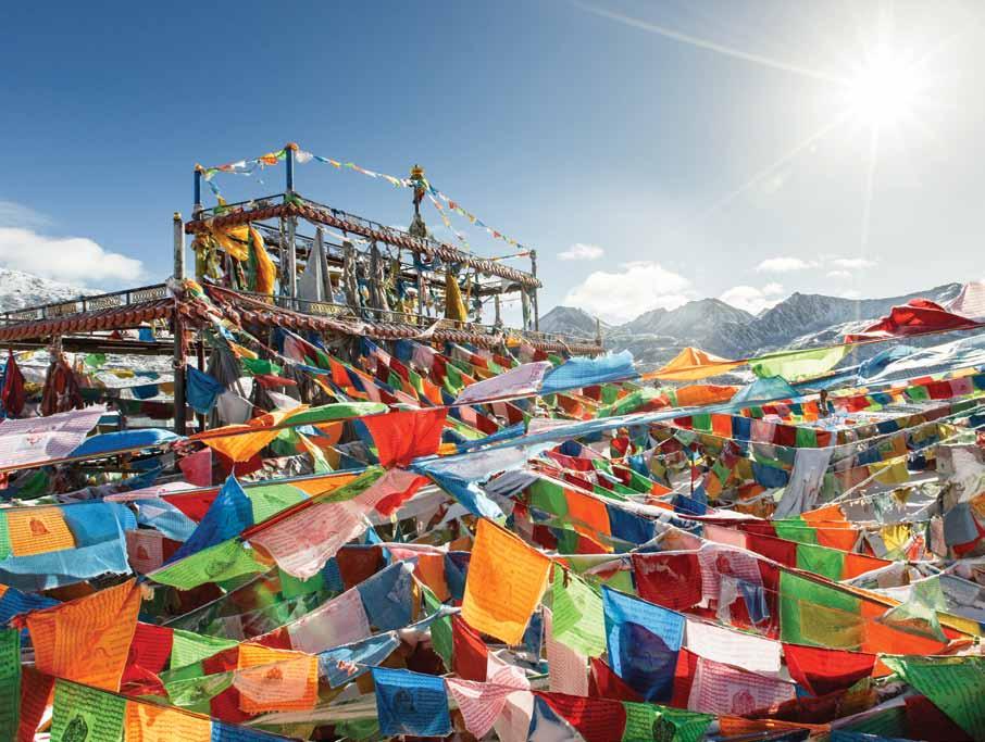 Αυτές τις σημαίες προσευχής με τα θρησκευτικά ρητά τις συναντά κανείς συχνά στο Θιβέτ.