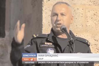 Policija Prosvjed policije pred Vladom HoÊe nam i gaêe skinuti?! Policijski sluæbenici iz Ëitave Hrvatske odræali su prosvjed u Zagrebu. Demonstracije su kulminirale skupom na Markovu trgu (Dnevnik.