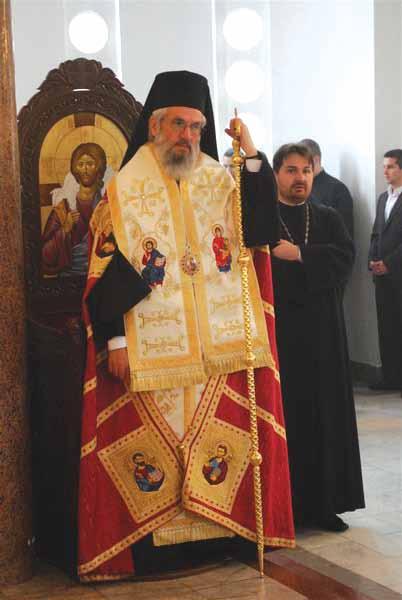 ...iz letopisa letopisaisa...iz Беседећи верноме народу, Владика Јован је беседио о смислу, суштини и значају Тајне живота човековог у контексту највећег хришћанског празника Васкрса.