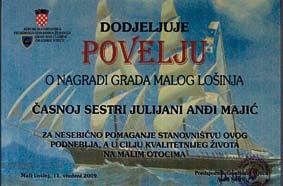 S 15 godina ušla je u samostan Službenica milosrđa u Dubrovniku, gdje je provela četiri godine kao kandidatkinja za časnu sestru.
