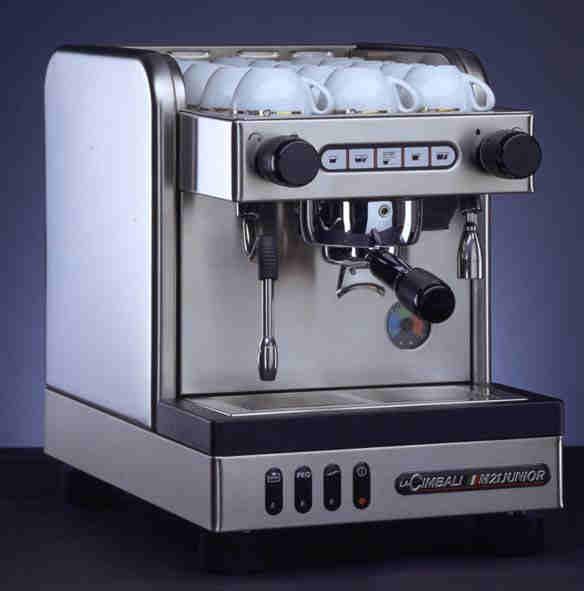 Ιανουάριος 2016 La Cimbali M 21 Junior DT/1 1 group DT/1 3.240,00 Ηλεκτρονική δοσομετρική μηχανή καφέ. Με πλήκτρα προγραμματιζόμενα για τον καθορισμό των δόσεων καφέ και ζεστού νερού.