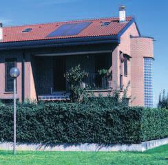 Panourile solare din gama Ariston pot fi instalate pe sol sau pe acoperişuri plane, pe acoperişuri înclinate sau încastrate în acoperiş (KAIROS XP 2.5-1V).