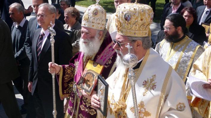 186 Patriarhia Alexandriei Oraşul Alexandria (Theodoros II al Alexandriei, împreună cu Arhiepiscopul Hrisostomos al Ciprului și Noua Justiniană, 2008) Actualmente cu peste 400.