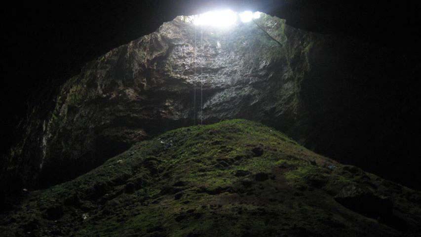 σπηλαίου Αγγαλάκι,