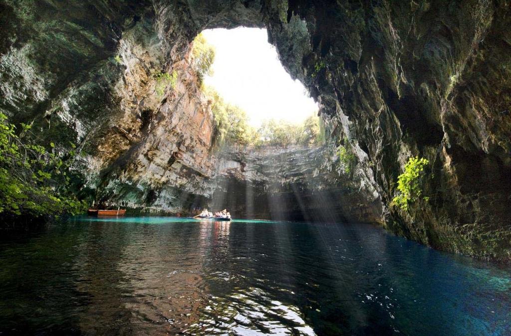 Λιμνοσπήλαιο Μελισάνη (Κυανούν