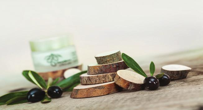 NATURAL COSMETICS WH ORGANIC PLANT EXTRACTS Designed, developed and produced in Greece ISO 9001: 2008 ISO 22716: 2007 The company Established in 1984, MACROVA designs, formulates, develops, produces