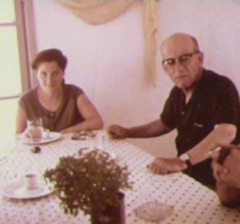 Μαίρη Σιγανίδου, φίλη και συνεργάτιδα της στην Πέλλα από παλιά, και ολοκλήρωσε τη μελέτη των οικιών «της αρπαγής της Ελένης» και «του