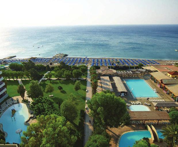 Το Esperides Beach βρίσκεται στην ανατολική πλευρά της Ρόδου, πάνω στην παραλία, 3 χλµ από το Φαληράκι και 12 χλµ από την πόλη.