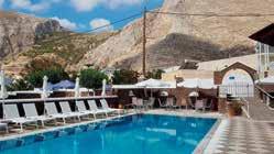 ΞΕΝΟΔΟΧΕΙΑ ΣΤΗ ΣΑΝΤΟΡΙΝΗ FLY& DRIVE CALDERA ROMANTICA HOTEL 3* Βρίσκεται στο χωριό