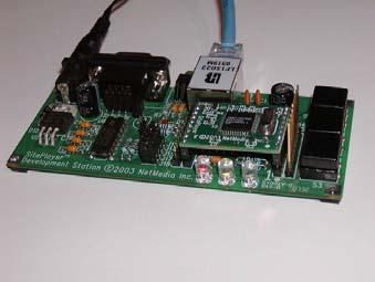 Structura SitePayer conţine: Controllerul de reţea RTL8019AS Realtek se ocupă de semnalele Ethernet şi transferă pachetele IP către microcontroller Microcontrollerul Philips 89C51 se ocupă de