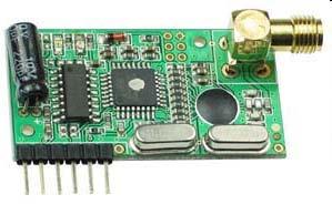 com/project/rf_remote/, datele seriale transmise fiind codate Manchester de un microcontroller PIC12F509. Schema este extrem de simplă.