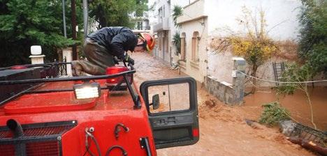 Το πέρασμα του βαρομετρικού χαμηλού «Ευρυδίκη» από την Πιερία, είχε ως αποτέλεσμα 610 κλήσεις για αντιμετώπιση πλημμυρικών συμβάντων, 270 επεμβάσεις, μεταφορά 59 πολιτών σε ασφαλή σημεία, τέσσερις