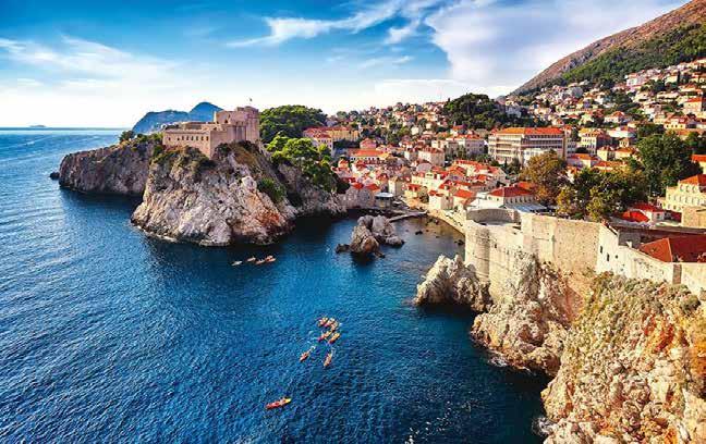 Το Grand Hotel Neum είναι το μεγαλύτερο ξενοδοχείο στη Ριβιέρα του Neum και ανακαινίστηκε το 2013.