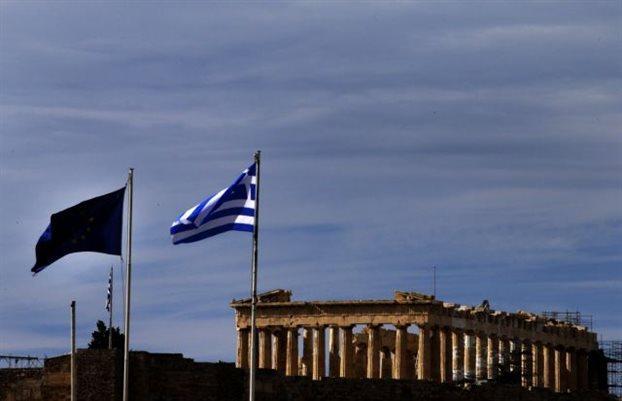 03/02/17 Οικονομικά - Εταιρικά Νέα -- Credit Suisse: Τα 4 + 1 εφιαλτικό σενάριο για την Ελλάδα Πέντε σενάρια για την Ελλάδα, ανάμεσα σε στα οποία και το GREXIT, αναφέρει σε έκθεση της για τη χώρα μας