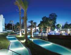 VIP Pool Suites για αυτούς που αναζητούν να βιώσουν την αληθινή εμπειρία ενός ειδυλλιακού καταφυγίου, μόλις 5 λεπτά από τη Μεσαιωνική Πόλη της Ρόδου.