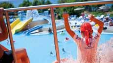 Επίσης διαθέτει Junior suites με διπλά κρεβάτια και επιπλέον χώρο με καναπέ & Executive suites δύο χώρων με διπλό κρεβάτι ή king size bed.