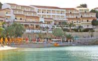 Το Doryssa Seaside Resort βρίσκεται πάνω σε μια μεγάλη αμμώδη παραλία προστατευμένη από τον αέρα.